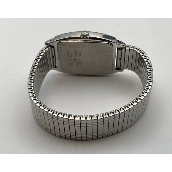 Pulsar Mens Womens Tank Watch 31mm New Battery Expandable Band Date WR - Picture 5 of 9